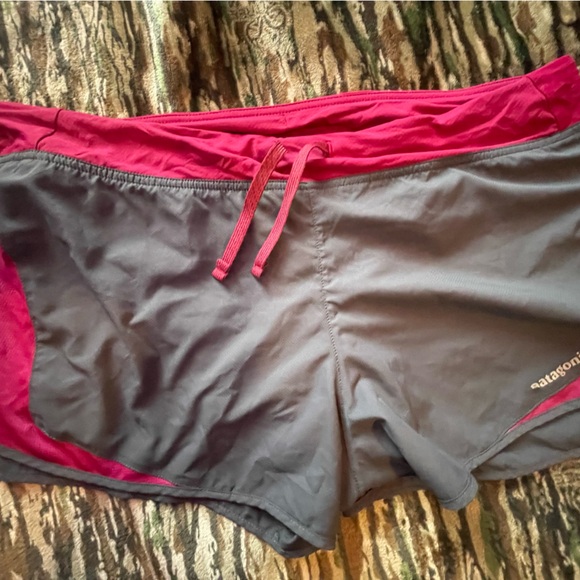 Patagonia running shorts! Athletic and comfy! - Picture 2 of 4